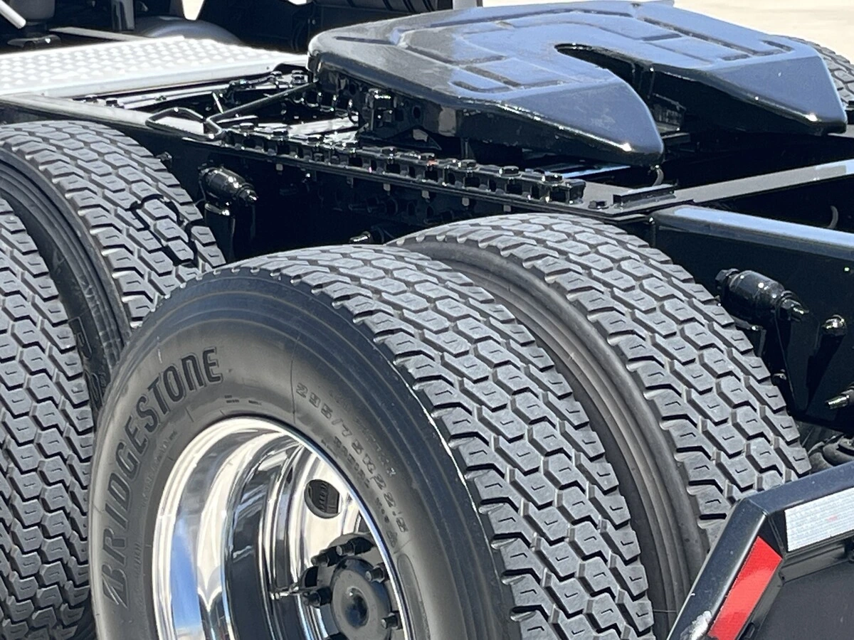 2025 Freightliner Cascadia - image 4