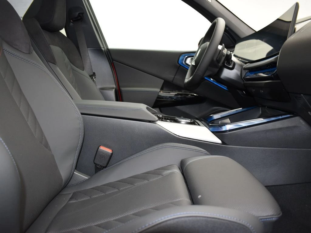 2026 BMW X3 30 - Photo 24