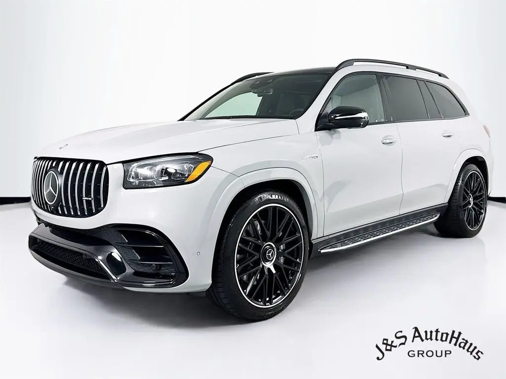 2025 Mercedes Benz GLS 63 AMG 4MATIC photo 3