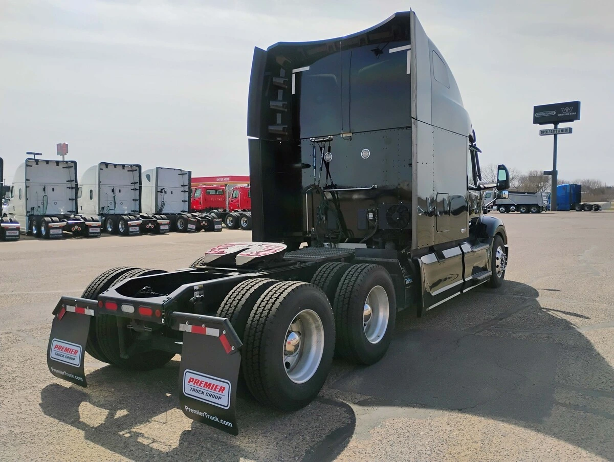 2023 Peterbilt 579 - image 5