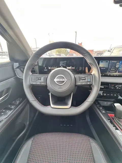 2026 Nissan Kicks SR photo 14