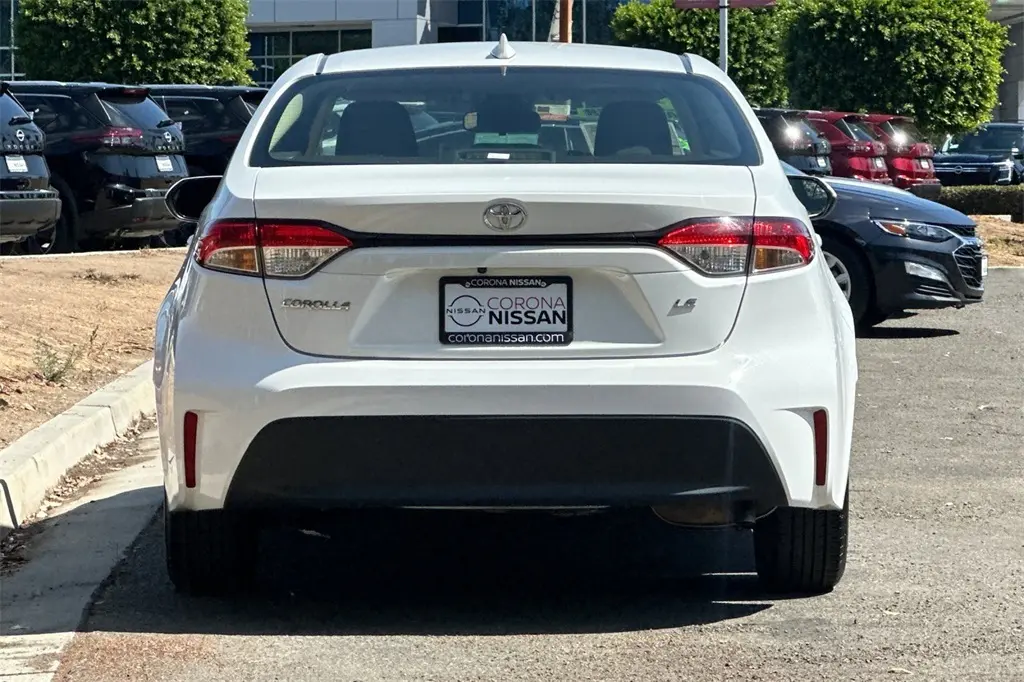 2023 Toyota Corolla LE photo 4