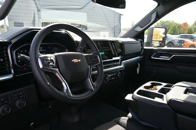 2026 Chevrolet Silverado 3500HD LT - Photo 17