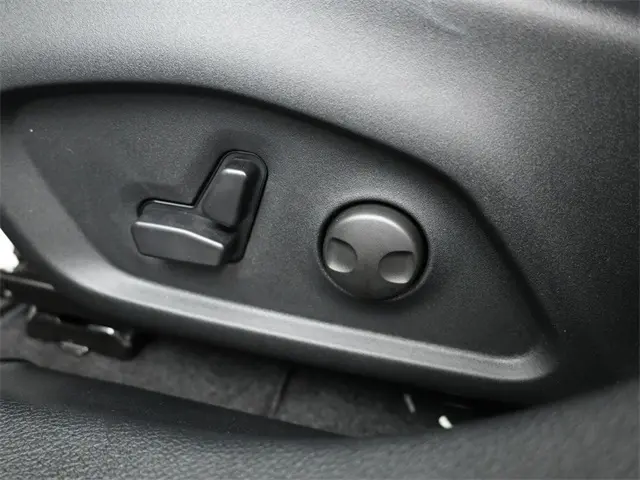 2026 Jeep Compass Latitude photo 11