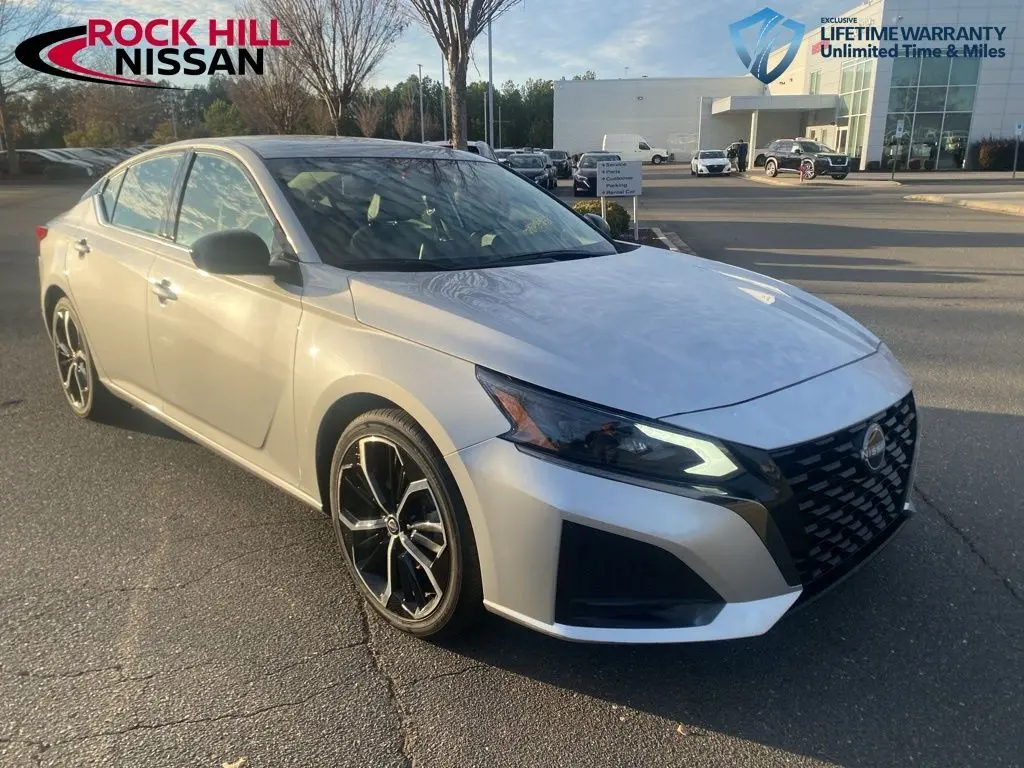 2024 Nissan Altima SR