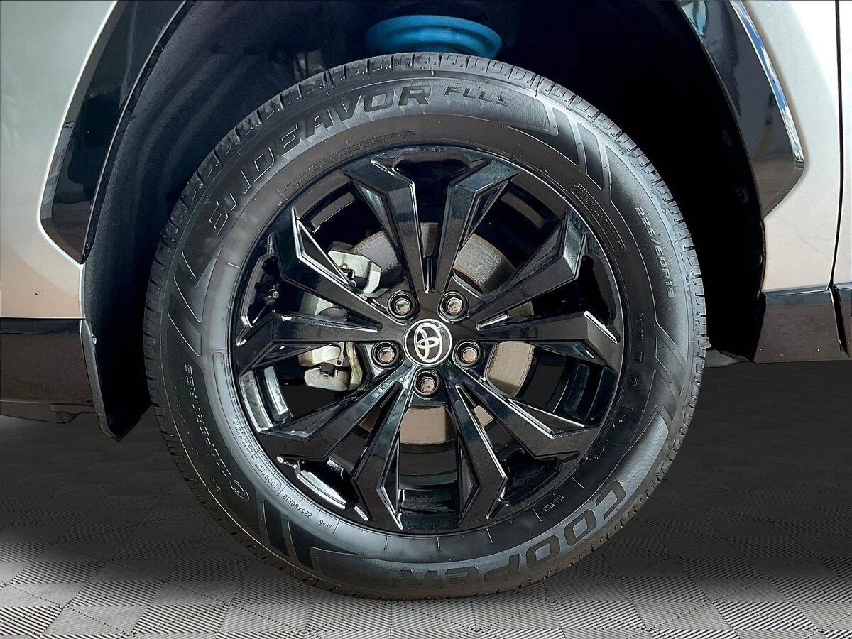 2023 Toyota RAV4 XSE - Photo 32