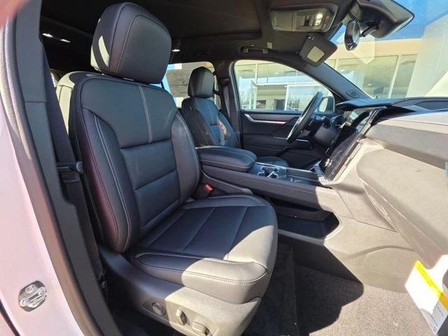 2026 GMC Acadia Elevation FWD's photo