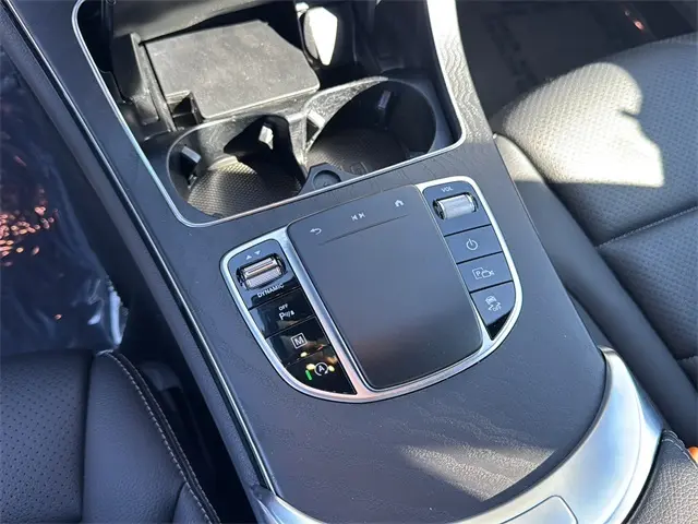 2022 Mercedes Benz GLC 300 photo 21