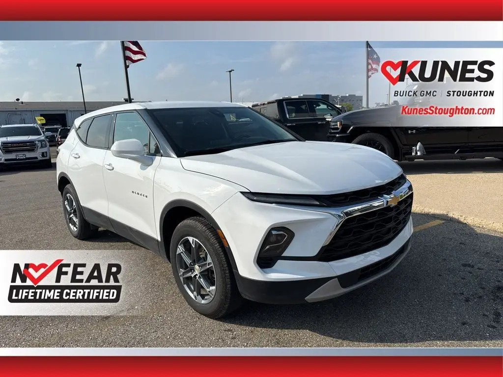 2024 Chevrolet Blazer 2LT photo 2