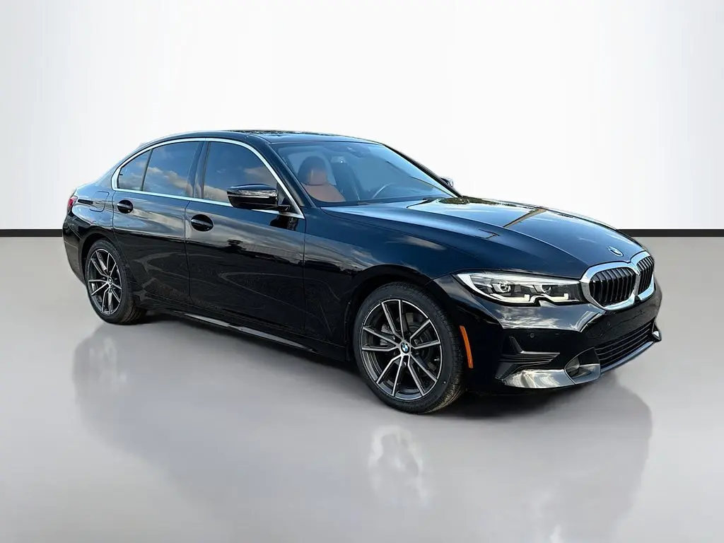 2020 BMW 3 Series 330i's photo