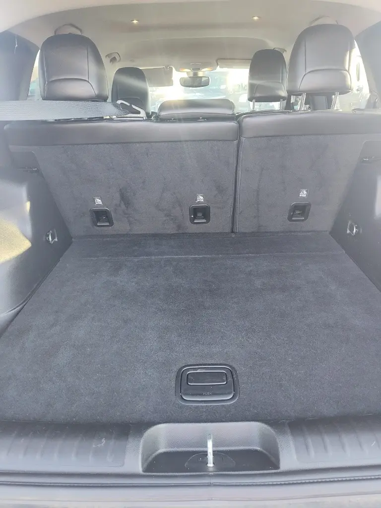 2020 Jeep Cherokee Altitude photo 29