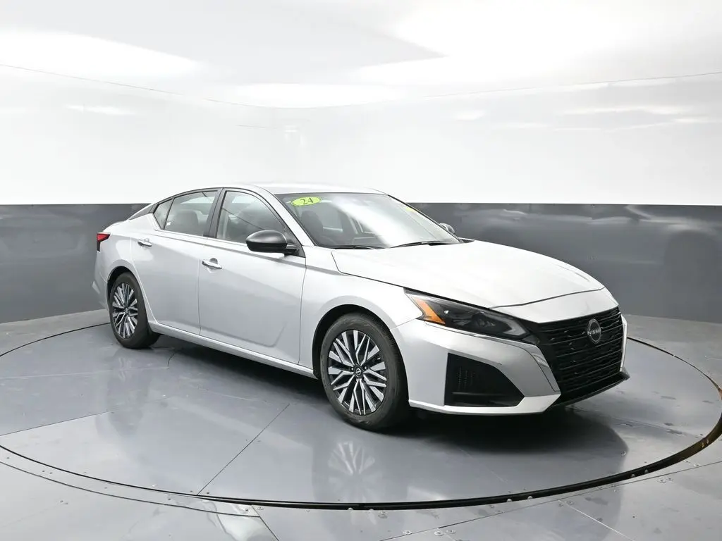 2024 Nissan Altima 2.5 SV photo 3