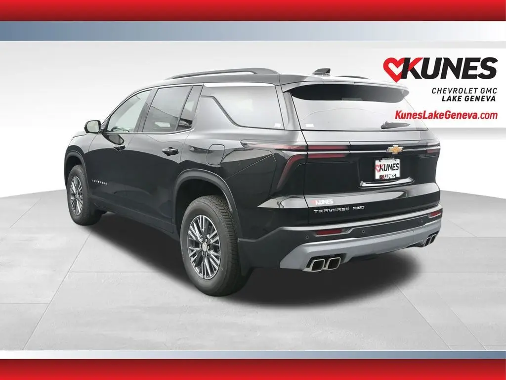 2026 Chevrolet Traverse 2LT photo 4