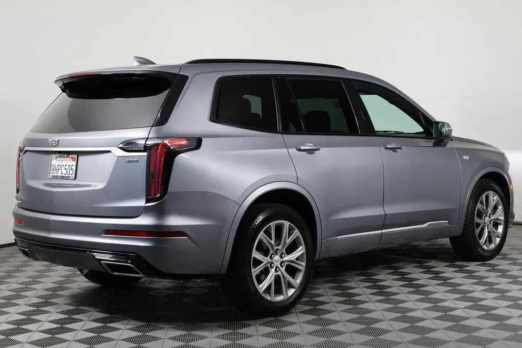 2020 Cadillac XT6 Sport photo 2