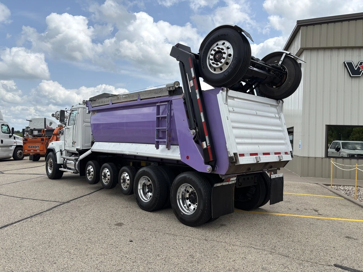 2020 Western Star 4700 — photo 7