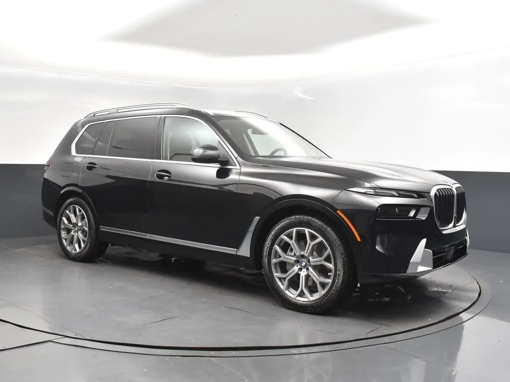 2026 BMW X7 40i's photo