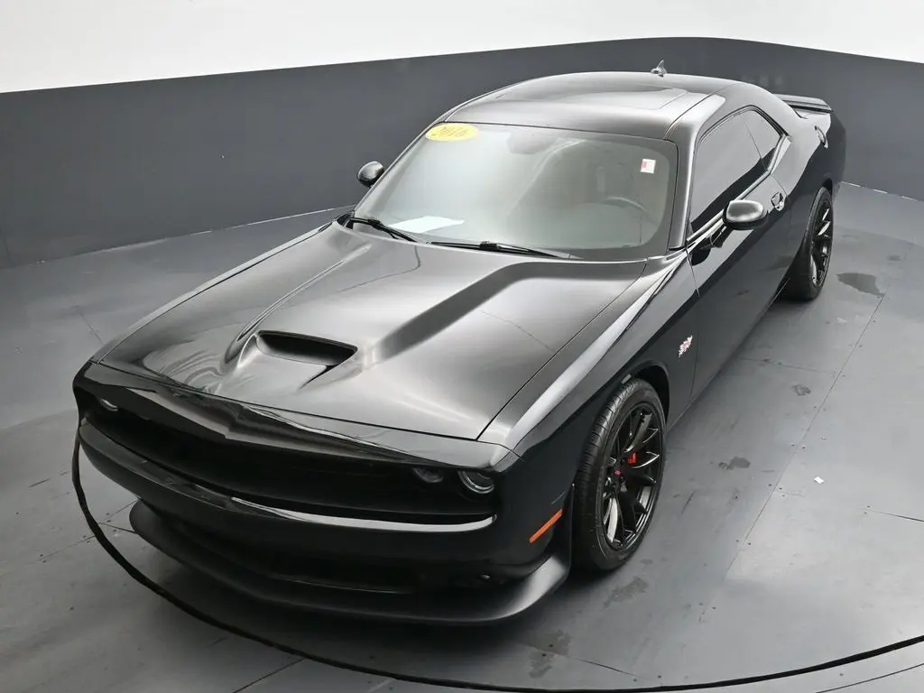 2016 Dodge Challenger SRT8 392 photo 18