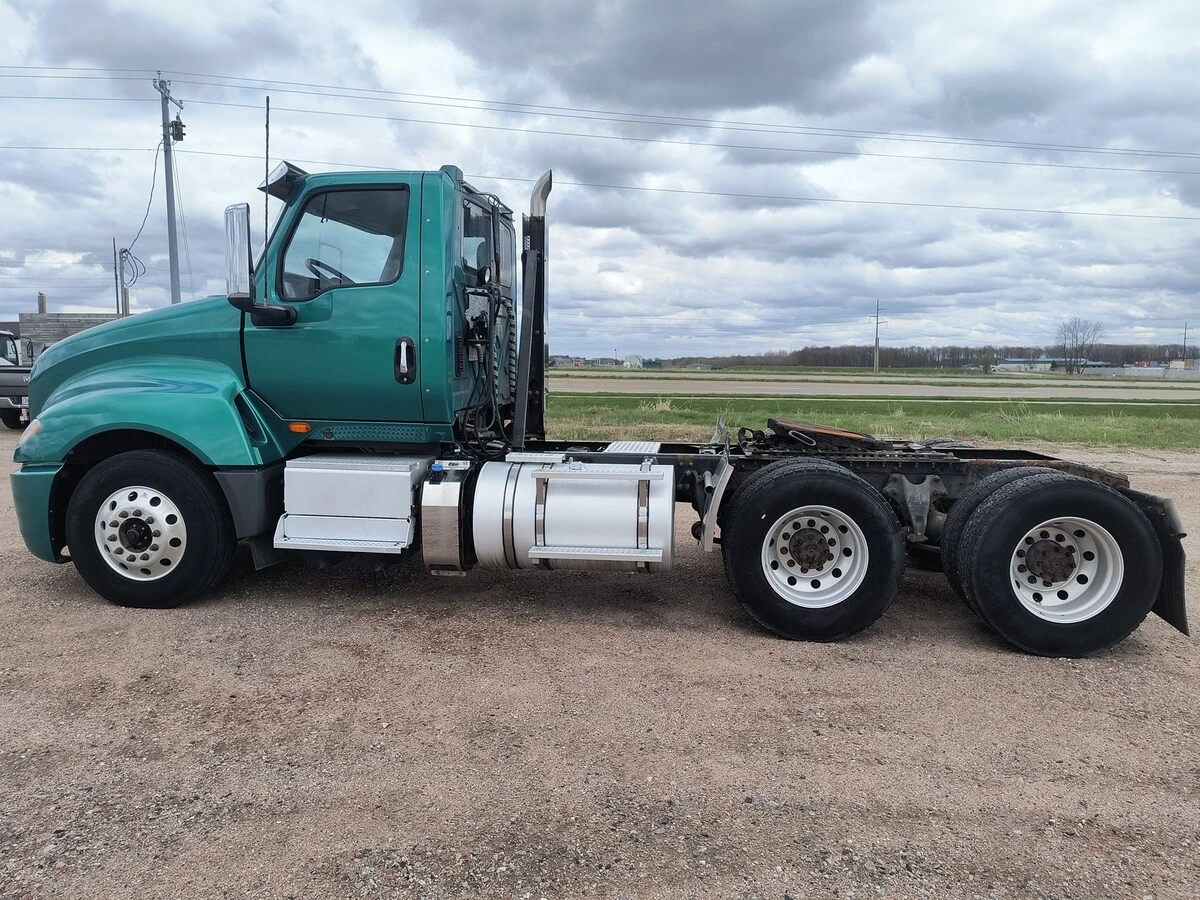 2022 International LT in Marshfield, WI — photo 2