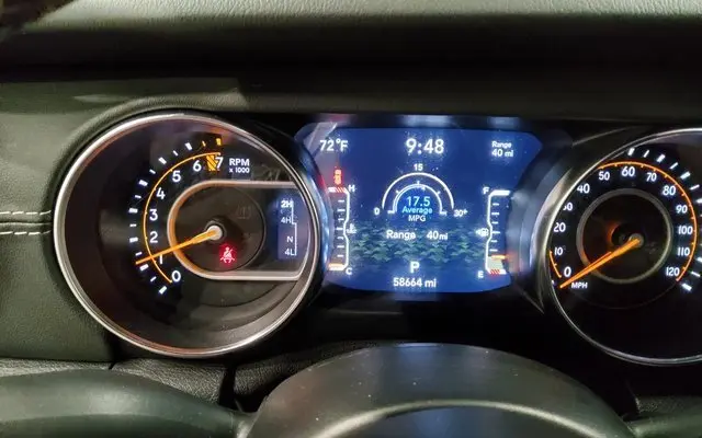 2021 Jeep Wrangler Unlimited Sahara photo 21
