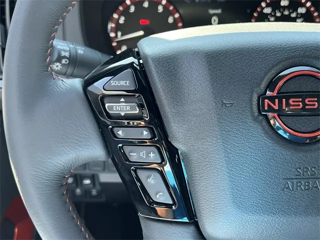 2025 Nissan Frontier PRO-4X photo 12