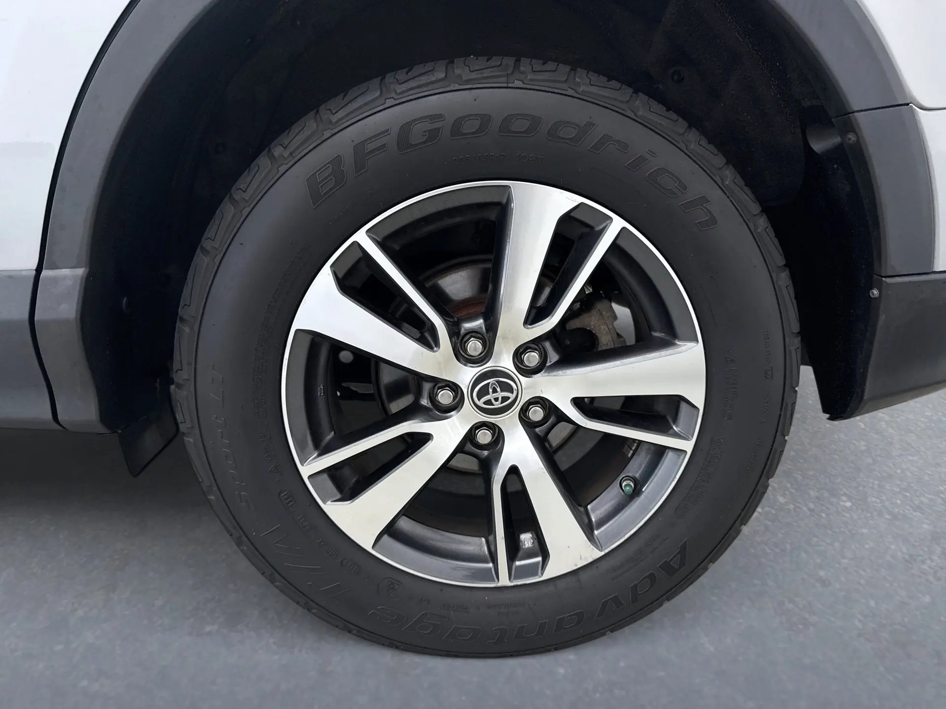 2018 Toyota RAV4 Adventure XLE photo 20