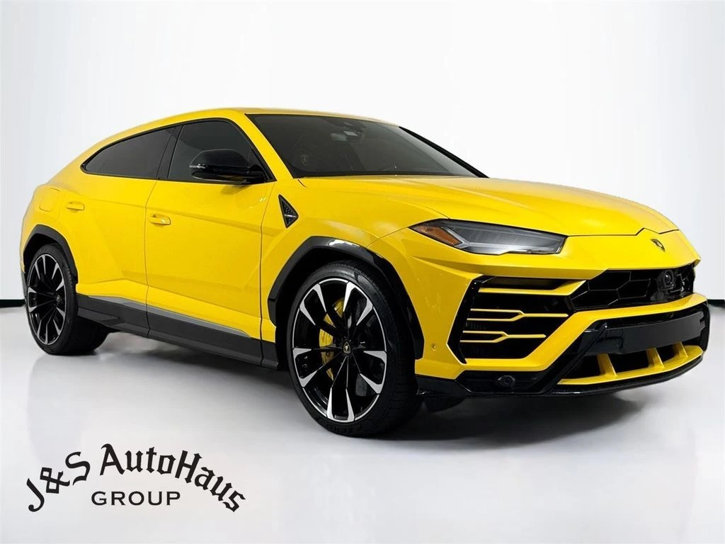 2021 Lamborghini Urus's photo