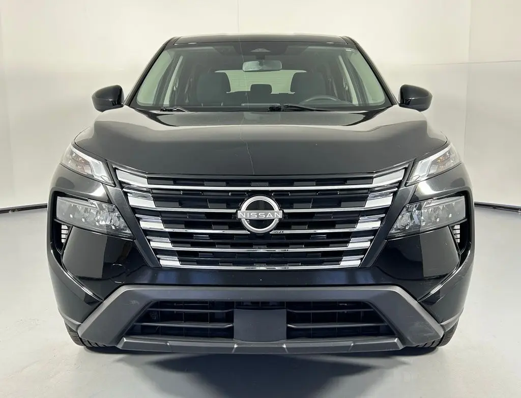2024 Nissan Rogue SV photo 2