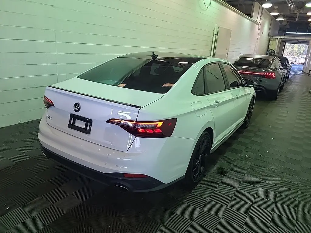 2024 Volkswagen Jetta GLI 2.0T Autobahn photo 4