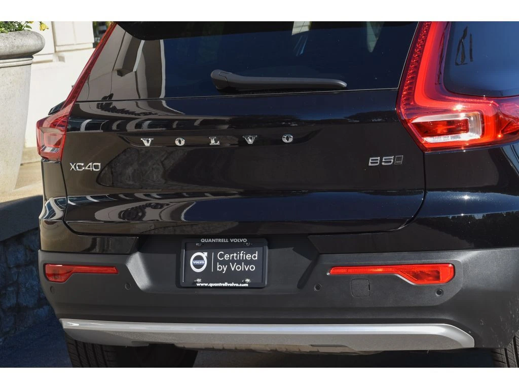 2025 Volvo - image 29