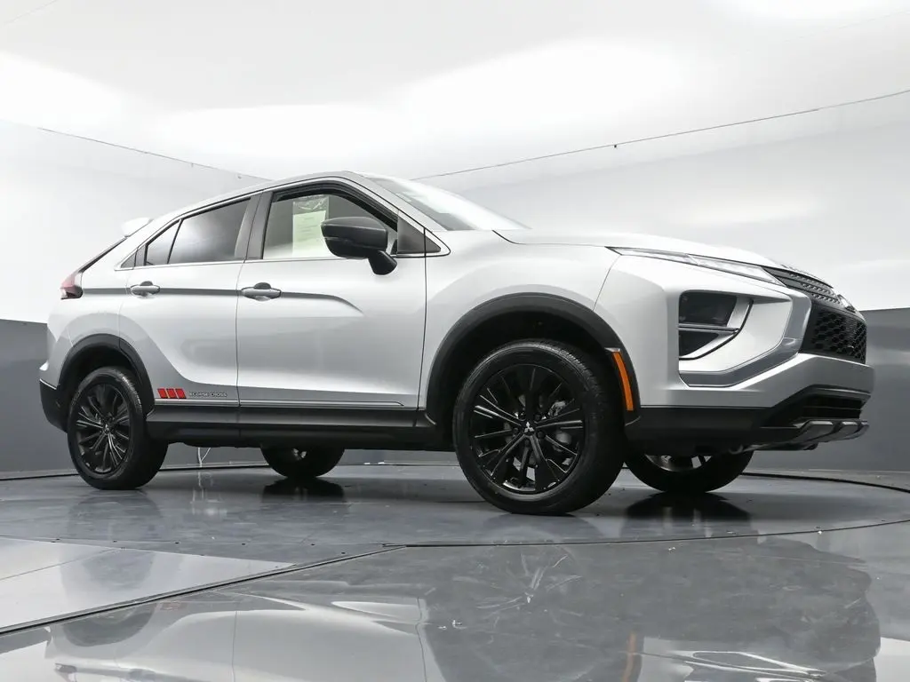 2022 Mitsubishi Eclipse Cross LE SEL GT photo 40