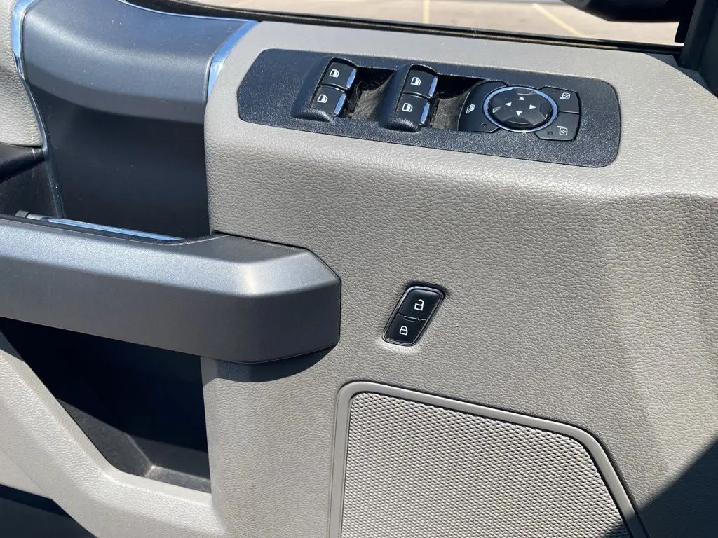 2018 Ford F-150 XLT photo 12