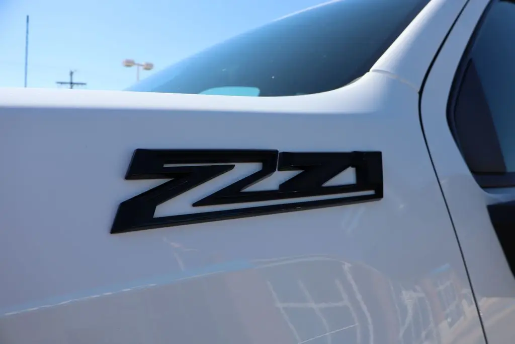 2026 Chevrolet Silverado LT photo 9
