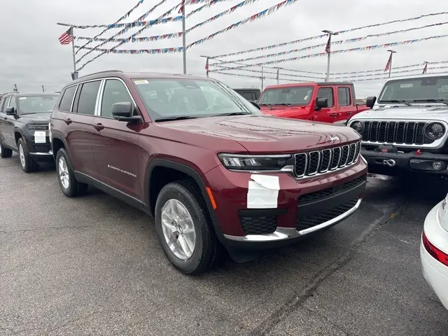 2025 Jeep Grand Cherokee L Laredo's photo