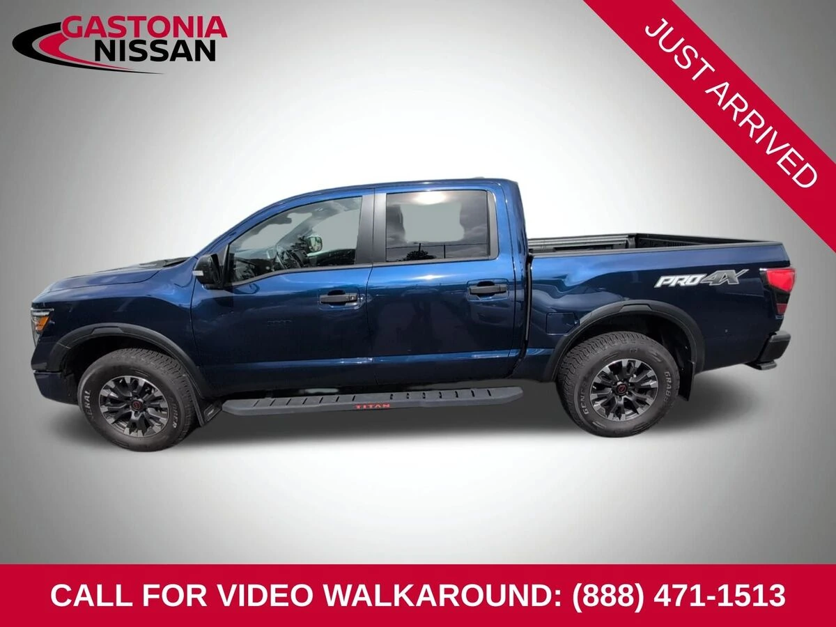 2023 Nissan Titan PRO-4X 4X4 Crew Cab's photo