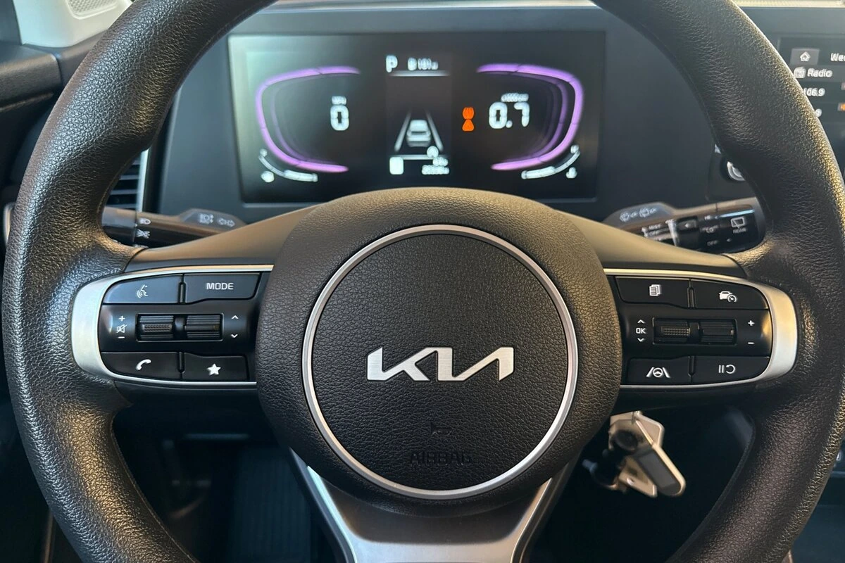 2025 Kia Sportage LX - Photo 22