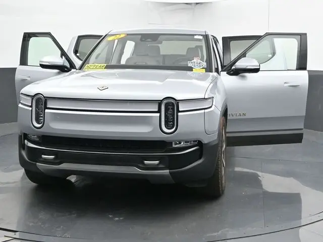 2022 Rivian R1T Adventure photo 39