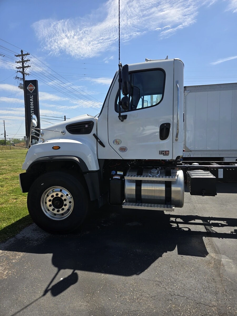 2026 Freightliner 114SD - image 4