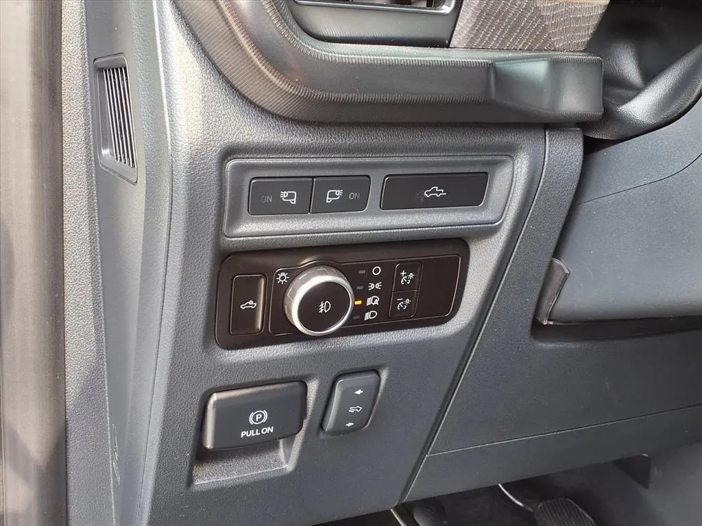 2023 Ford F-150 Platinum photo 26