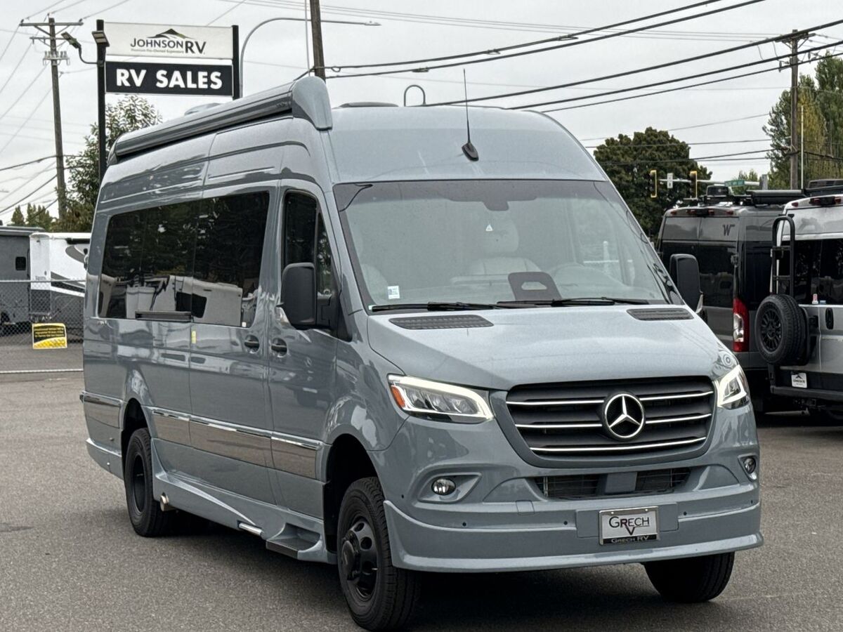 2027 Grech RV Strada-ion Tour AWD Blue Grey