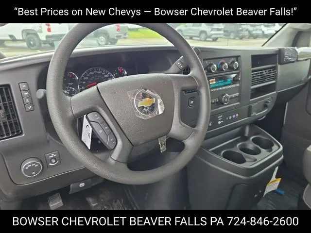 2025 Chevrolet Express 2500 Work Van Cargo photo 4