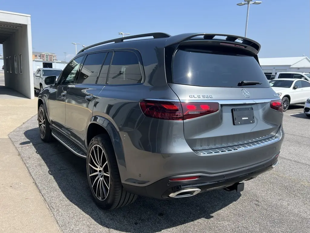 2026 Mercedes Benz GLS 580 4MATIC photo 5