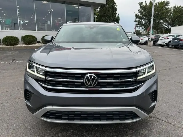 Used 2020 Volkswagen Atlas Cross Sport SEL with VIN 1V2MC2CA8LC205981 for sale in Kansas City