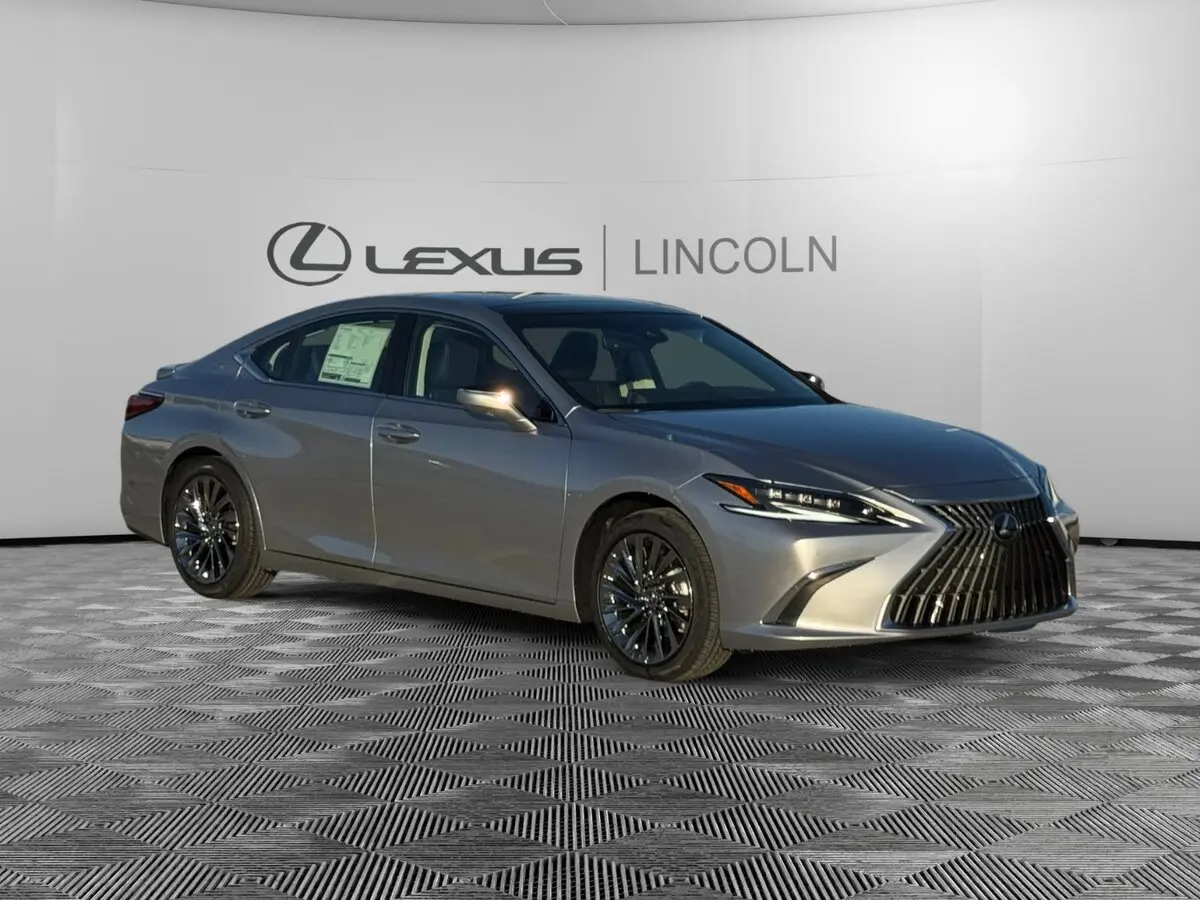 2025 Lexus ES 350 Ultra Luxury's photo