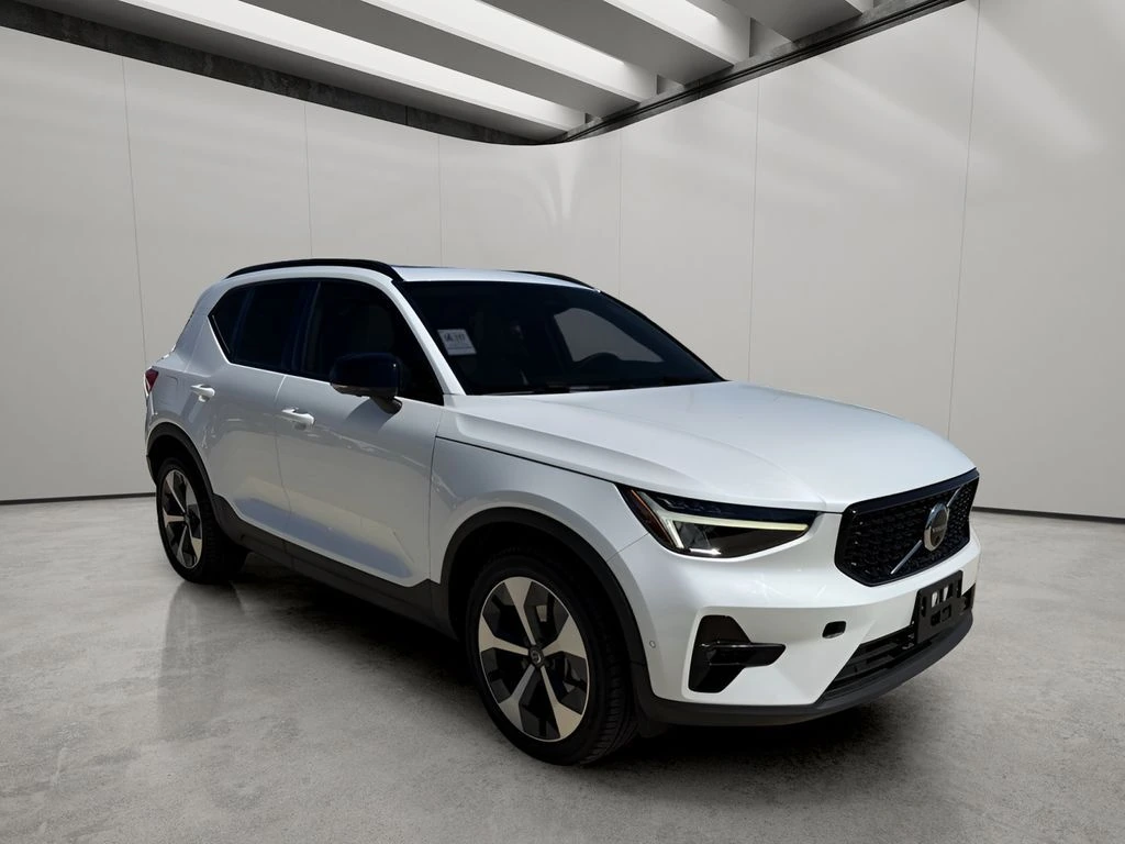 2023 Volvo - image 6