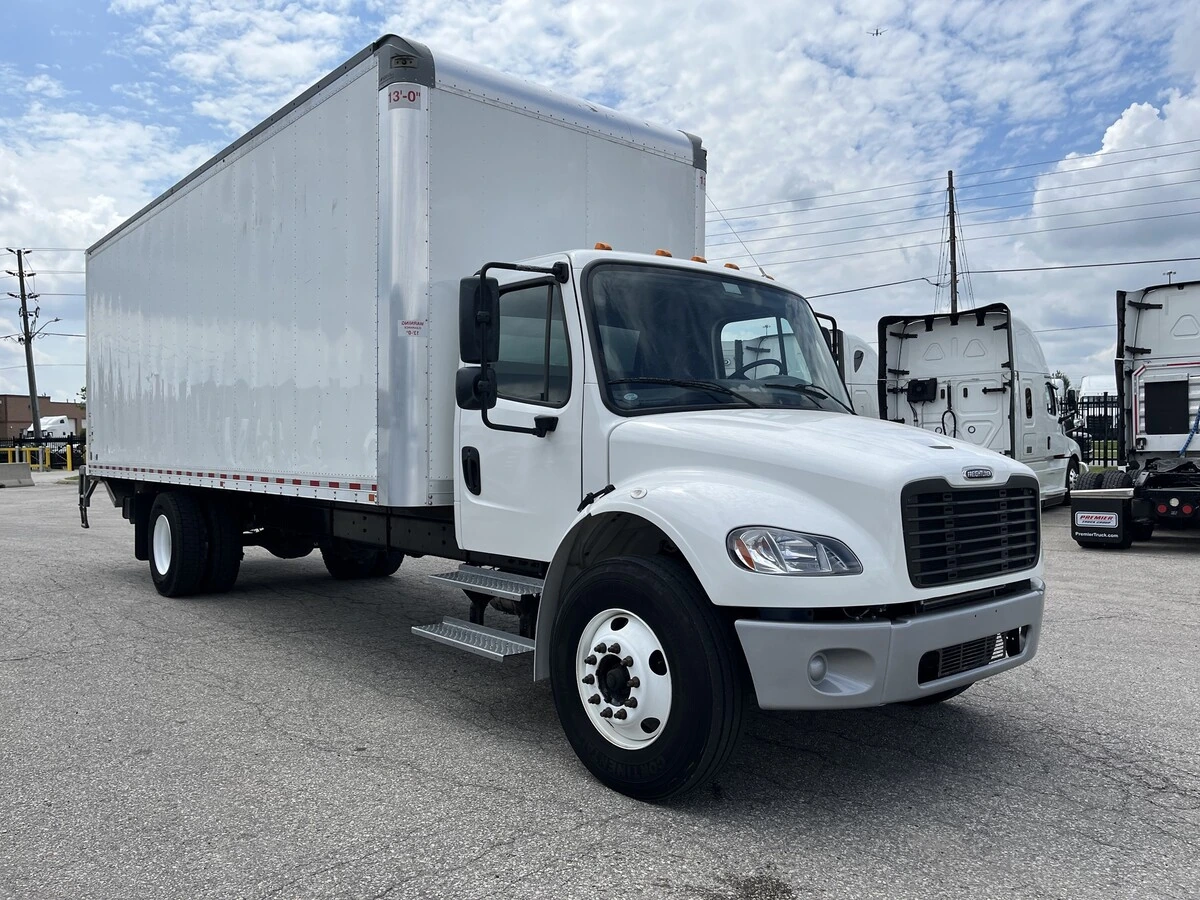 2023 Freightliner M2 106 — photo 3