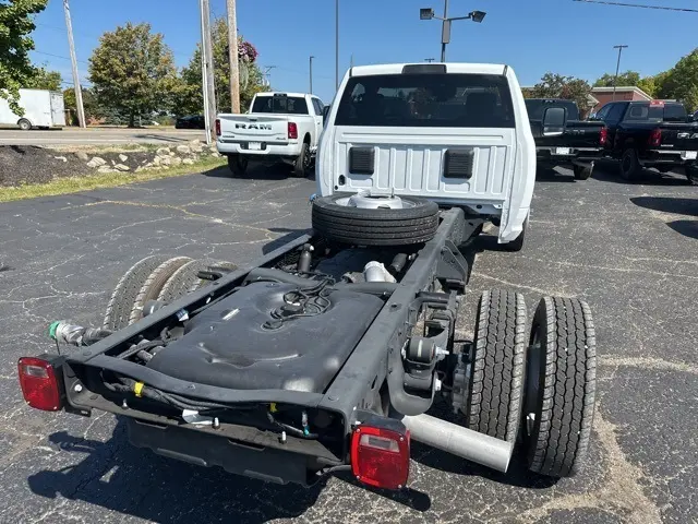 2025 Ram 5500 photo 6