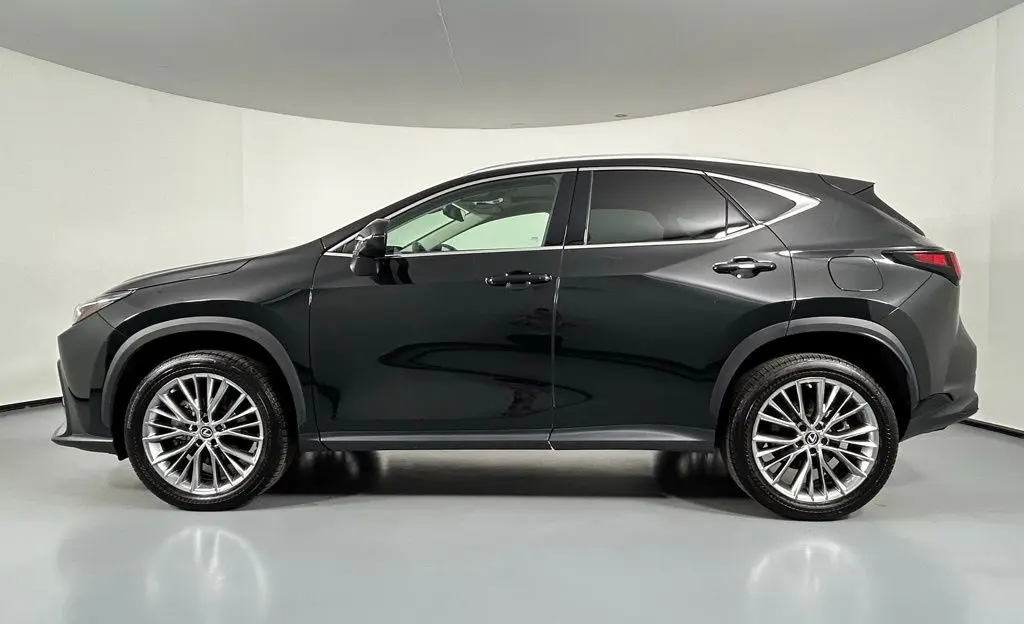 2022 Lexus NX 350h Premium photo 4