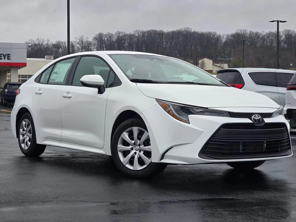 2026 Toyota Corolla LE's photo