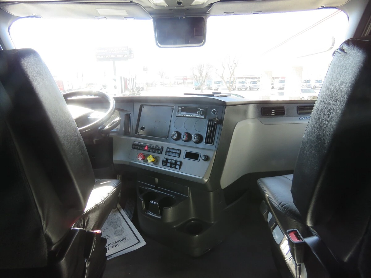 2022 Freightliner Cascadia - image 20