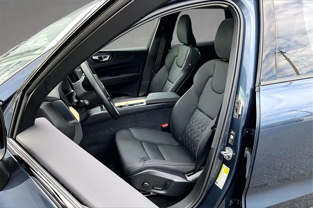 2026 Volvo - image 21